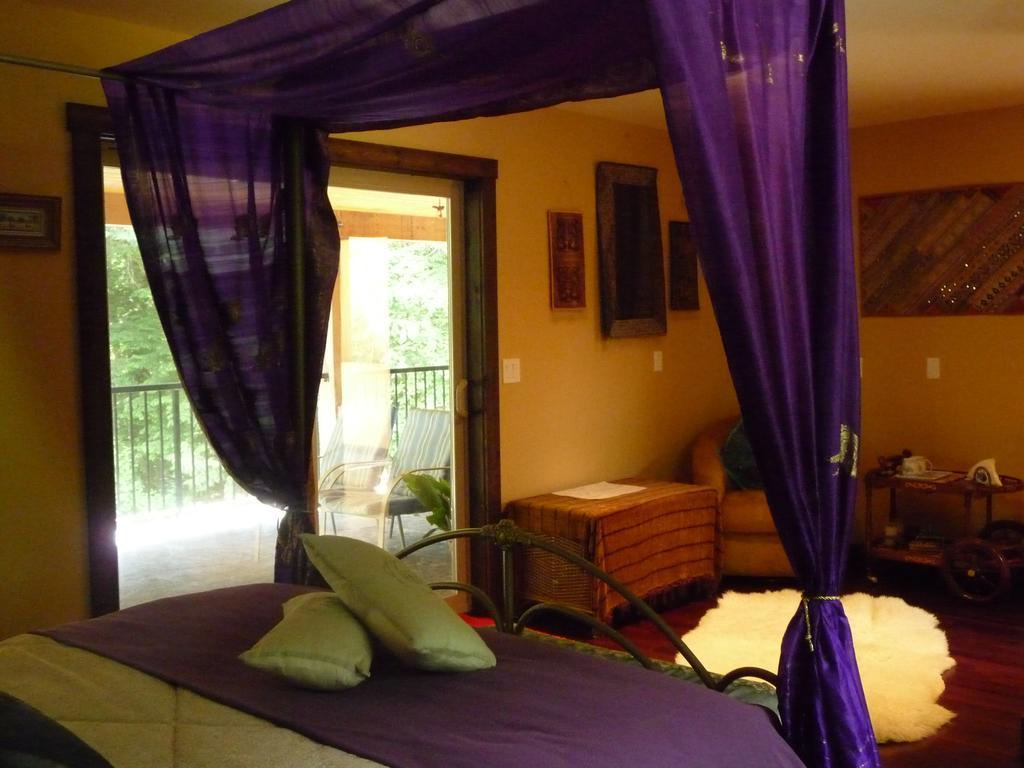 Davis Brook Retreat Bed & Breakfast Сешелт Екстериор снимка