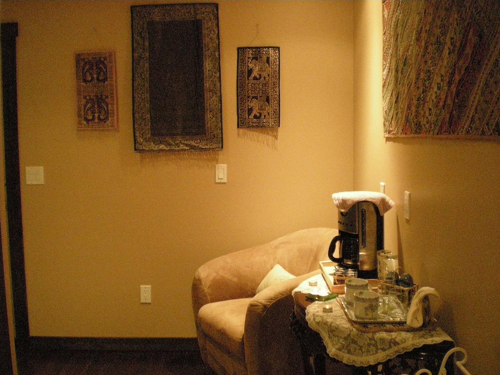 Davis Brook Retreat Bed & Breakfast Сешелт Екстериор снимка