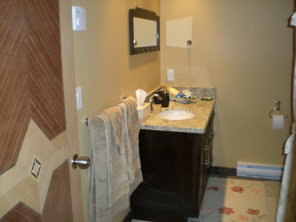 Davis Brook Retreat Bed & Breakfast Сешелт Екстериор снимка