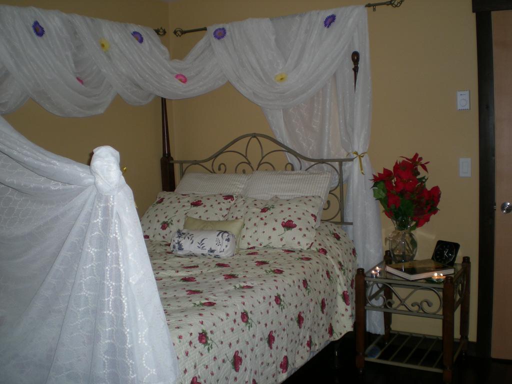 Davis Brook Retreat Bed & Breakfast Сешелт Екстериор снимка