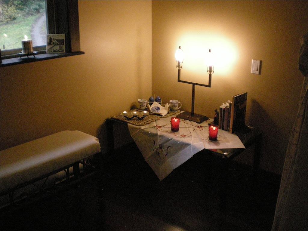 Davis Brook Retreat Bed & Breakfast Сешелт Стая снимка