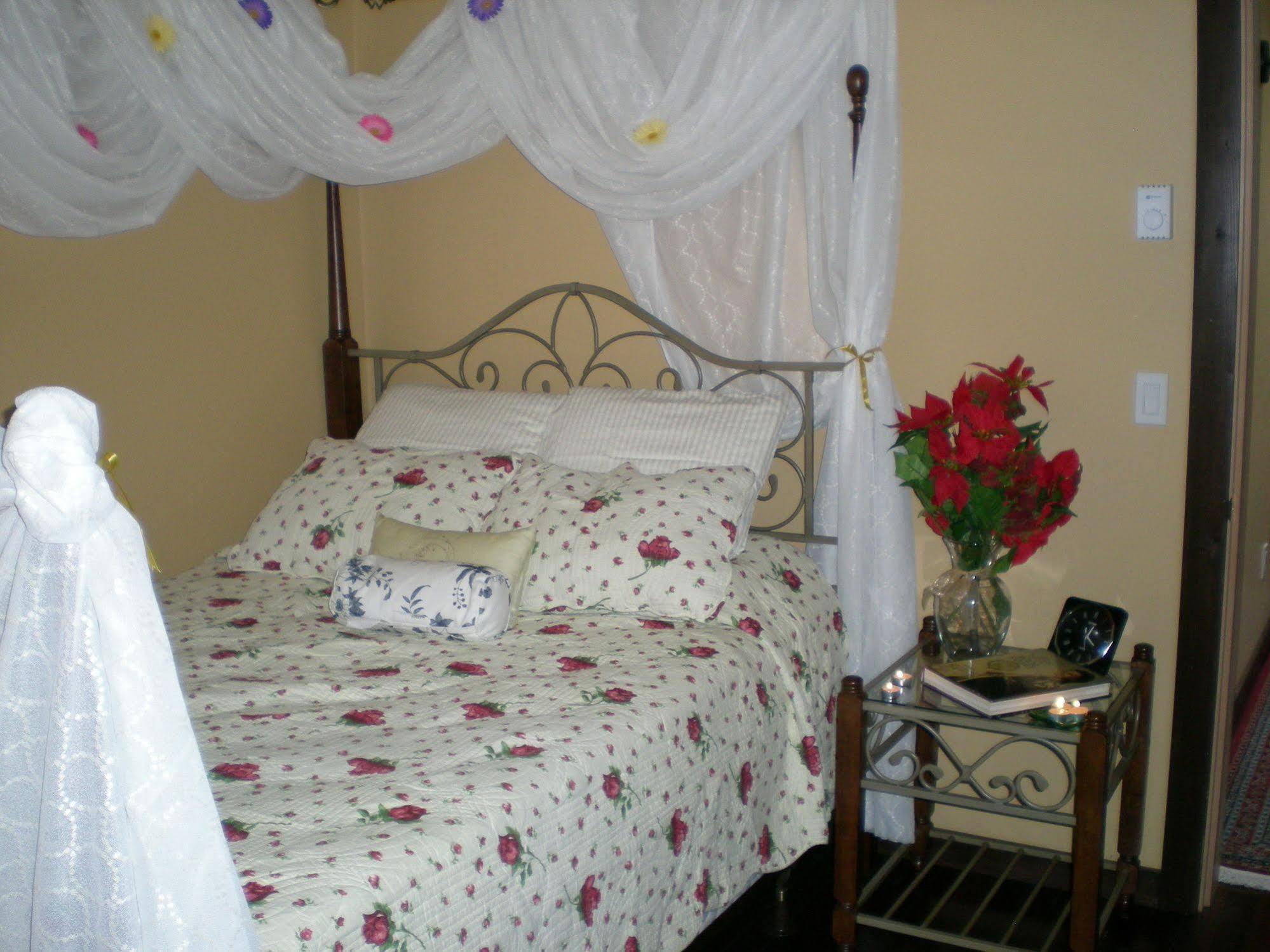 Davis Brook Retreat Bed & Breakfast Сешелт Екстериор снимка