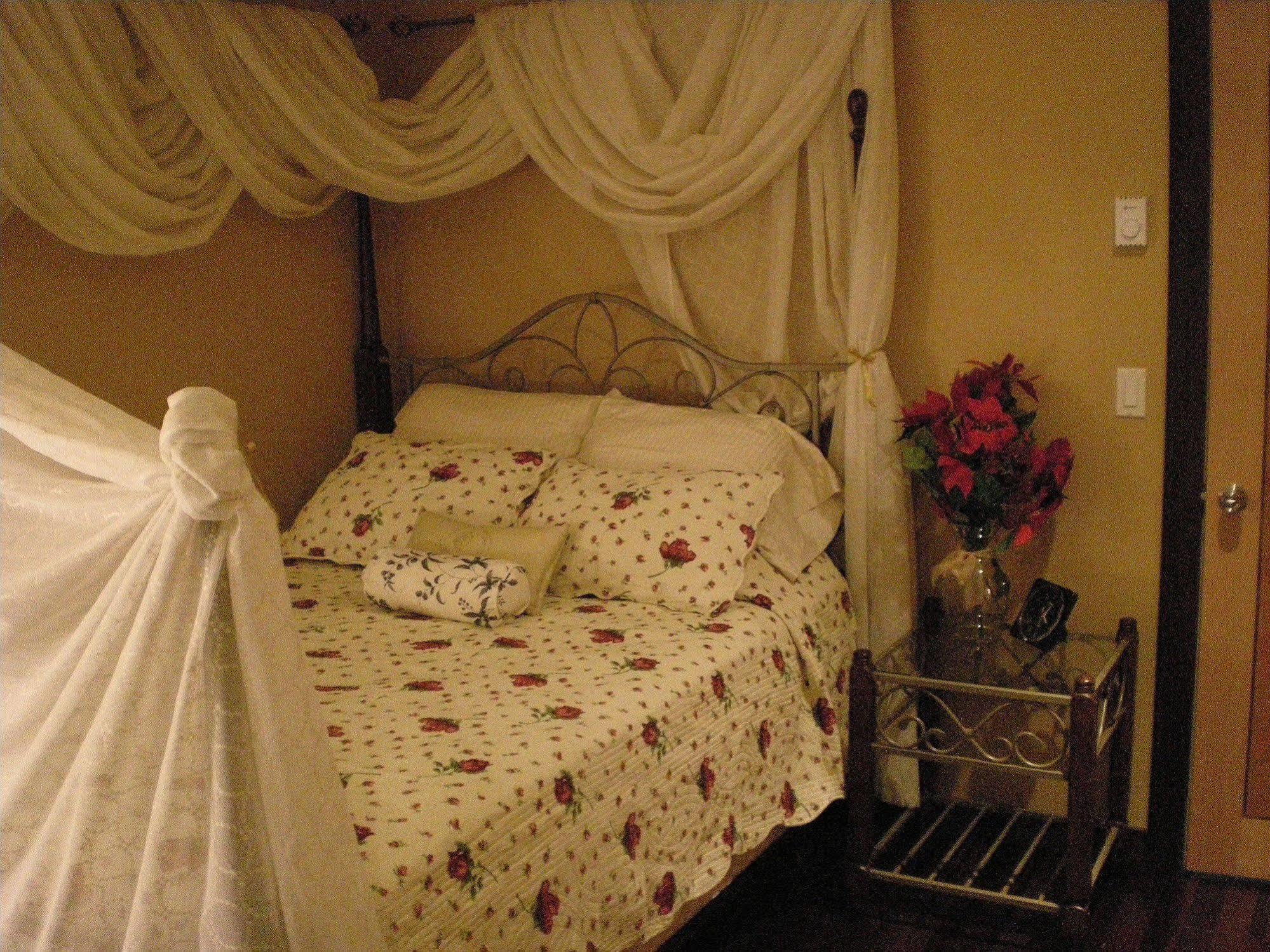 Davis Brook Retreat Bed & Breakfast Сешелт Екстериор снимка