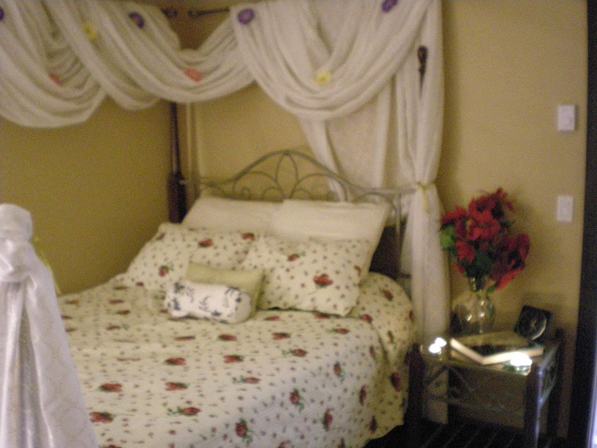 Davis Brook Retreat Bed & Breakfast Сешелт Екстериор снимка